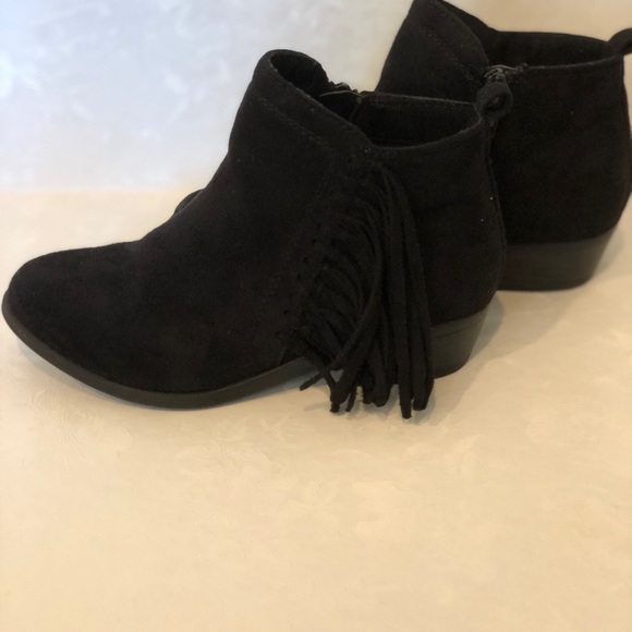 Girls Suede bootie with fringe and side zipper. Black - Picture 5 of 5